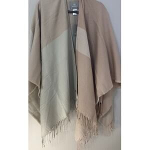 NWT Soia&Kyo colorblock fringe acrylic wrap, softest palest peach, beige, cream